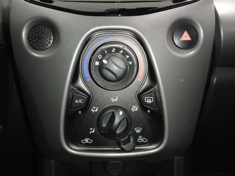 Toyota Aygo  70 x-play x-shift