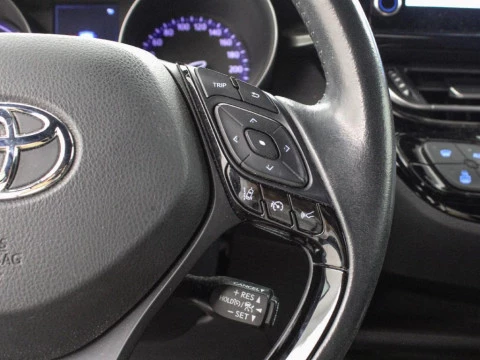 Toyota C-HR CH Toyota C-HR - MY22
