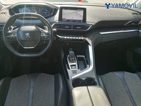 Peugeot 3008 PureTech 130 Allure EAT6 96 kW (130 CV)