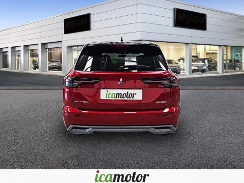 Mitsubishi Outlander PHEV First Edition 4WD