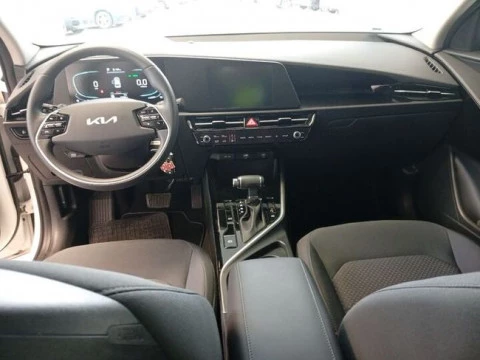 Kia Niro 1.6 GDi HEV 104kW (141CV) Concept