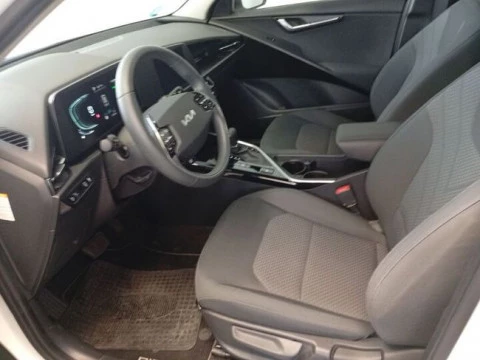 Kia Niro 1.6 GDi HEV 104kW (141CV) Concept