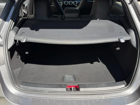 Mercedes-Benz Clase A  250 e Compacto con tecnología híbrida EQ