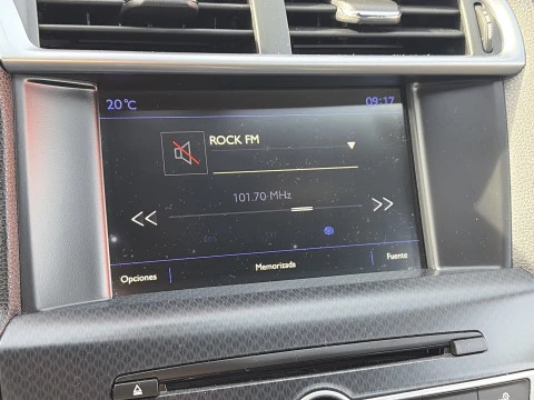 DS 4 Crossback 1.2 PureTech SANDS Style 96 kW (131 CV)