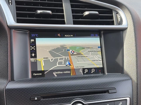 DS 4 Crossback 1.2 PureTech SANDS Style 96 kW (131 CV)