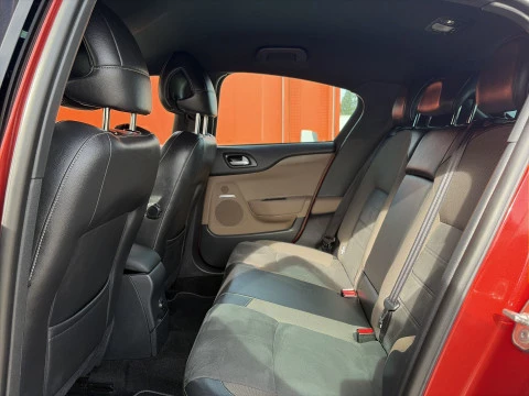 DS 4 Crossback 1.2 PureTech SANDS Style 96 kW (131 CV)
