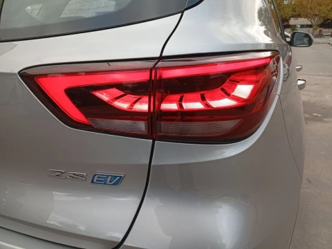 MG ZS EV Luxury Std Range