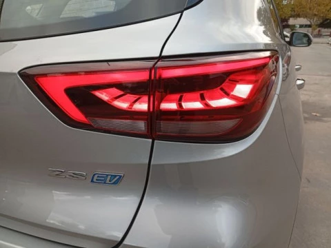 MG ZS EV Luxury Std Range