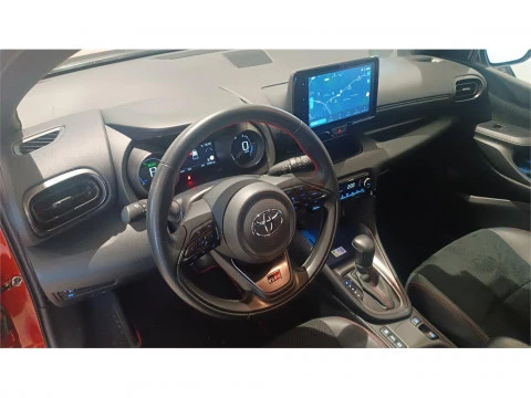 Toyota Yaris 5 Puertas GR SPORT 120H Automático (e-CVT)