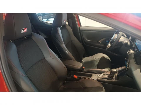Toyota Yaris 5 Puertas GR SPORT 120H Automático (e-CVT)