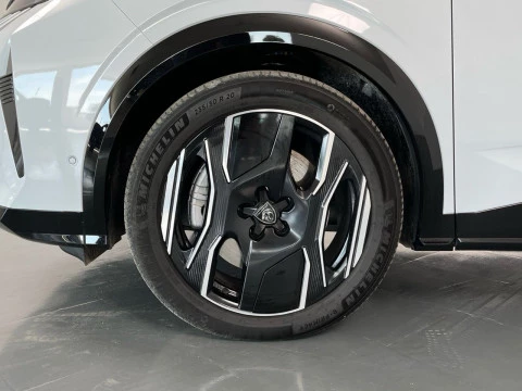 Peugeot e-3008 GT Eléctrico 157kW