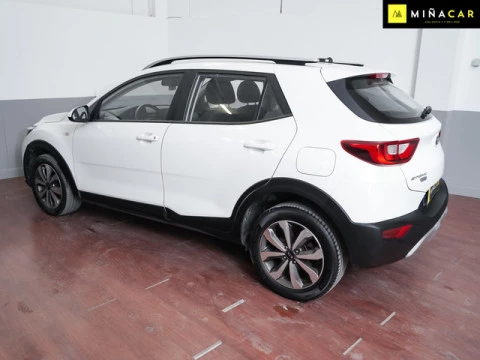 Kia Stonic 1.0 T-GDi MHEV iMT Concept 74 kW (100 CV)