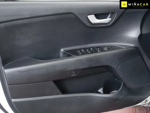 Kia Stonic 1.0 T-GDi MHEV iMT Concept 74 kW (100 CV)