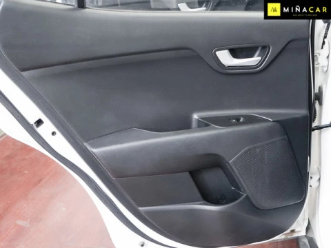 Kia Stonic 1.0 T-GDi MHEV iMT Concept 74 kW (100 CV)