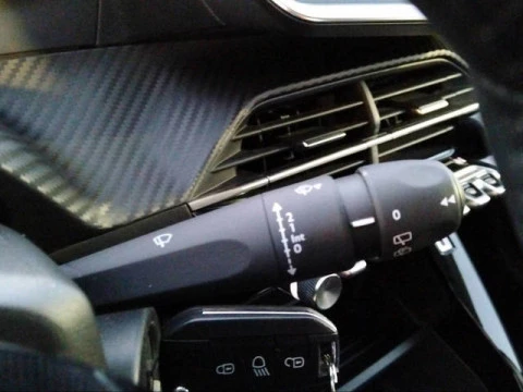 Peugeot 208 PureTech 100 Active 75 kW (100 CV)