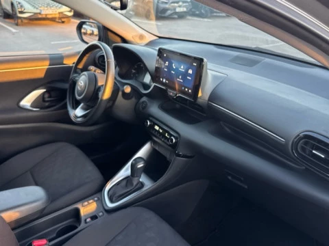 Toyota Yaris TOYOTA 120H e-CVT 5P Active Tech