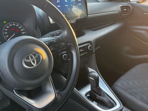 Toyota Yaris TOYOTA 120H e-CVT 5P Active Tech