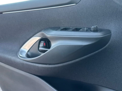 Toyota Yaris TOYOTA 120H e-CVT 5P Active Tech