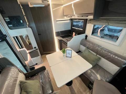 MCLOUIS NEVIS NEVIS 881