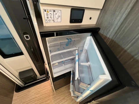 MCLOUIS NEVIS NEVIS 881