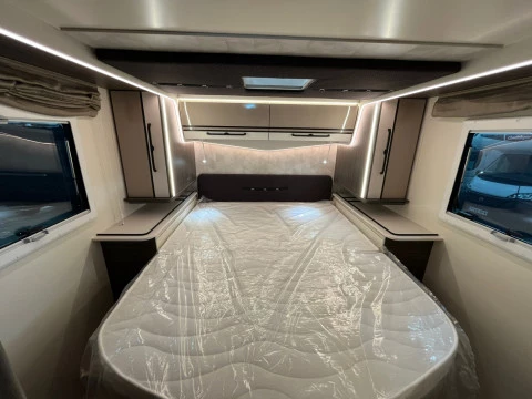 MCLOUIS NEVIS NEVIS 881