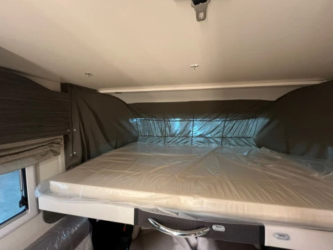 MCLOUIS NEVIS NEVIS 881