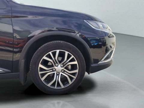 Mitsubishi Outlander  220DI-D Motion 2WD 5pl.