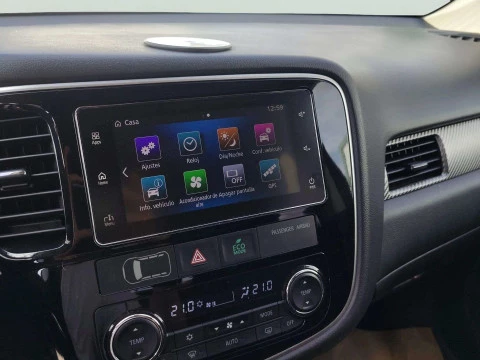 Mitsubishi Outlander  220DI-D Motion 2WD 5pl.