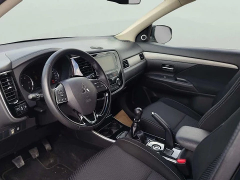 Mitsubishi Outlander  220DI-D Motion 2WD 5pl.