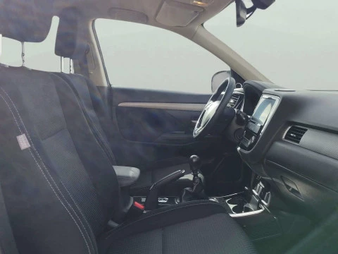 Mitsubishi Outlander  220DI-D Motion 2WD 5pl.