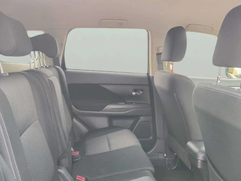 Mitsubishi Outlander  220DI-D Motion 2WD 5pl.