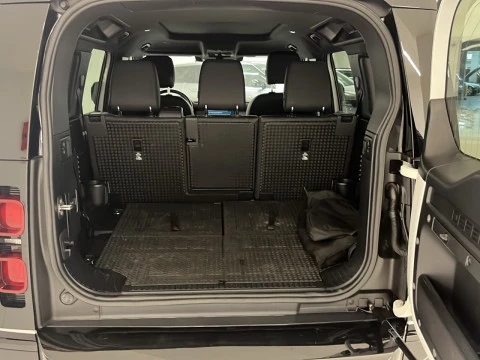 Land Rover Defender 3.0D I6 250 X-Dyn SE 110 AT 4WD MHEV