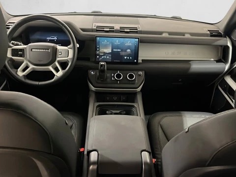 Land Rover Defender 3.0D I6 250 X-Dyn SE 110 AT 4WD MHEV