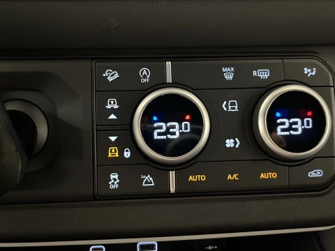 Land Rover Defender 3.0D I6 250 X-Dyn SE 110 AT 4WD MHEV