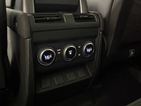 Land Rover Defender 3.0D I6 250 X-Dyn SE 110 AT 4WD MHEV