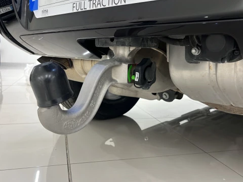 Land Rover Defender 3.0D I6 250 X-Dyn SE 110 AT 4WD MHEV