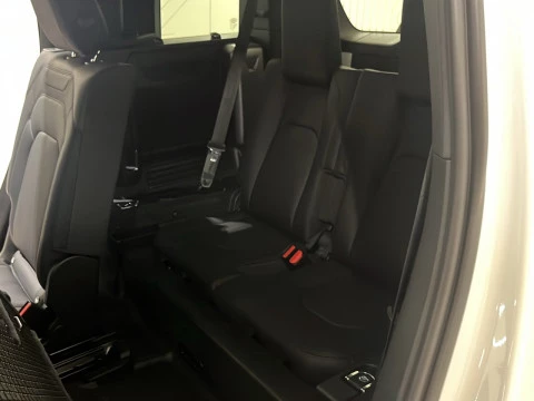 Land Rover Defender 3.0D I6 250 X-Dyn SE 110 AT 4WD MHEV