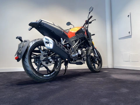 Benelli Leoncino 125  