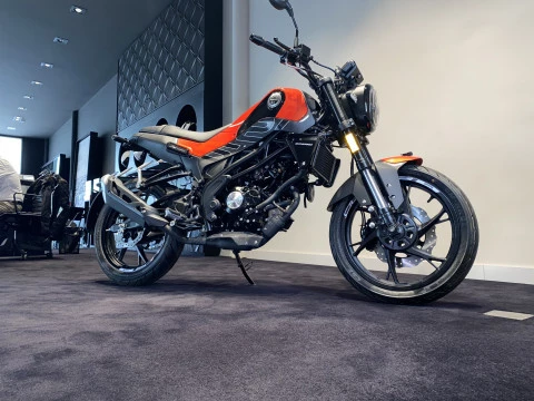 Benelli Leoncino 125  