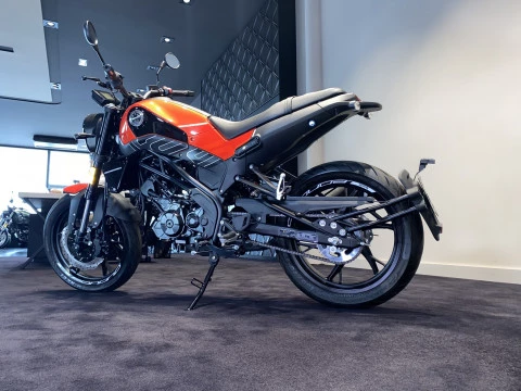 Benelli Leoncino 125  