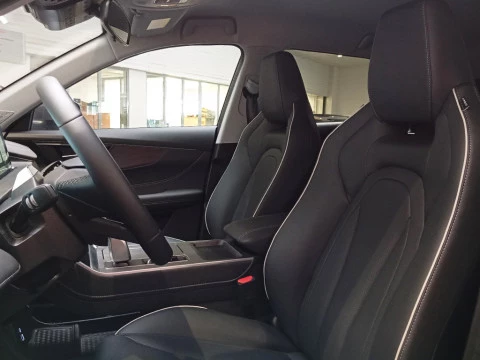 EBRO S400 1.5 DHE HEV Excellence CVT