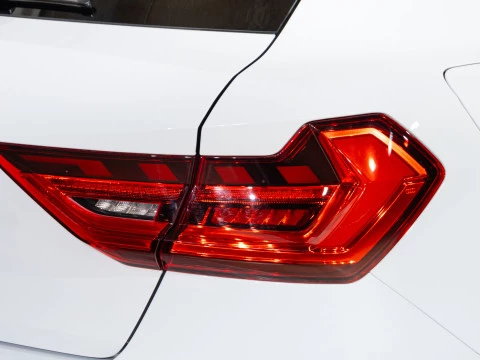 Audi A1 Sportback Adrenal Black 30TFSI 85kW S tr