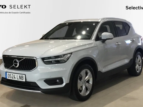 Volvo XC40 T2 MOMENTUM PRO Volvo XC40 T2 MOMENTUM PRO