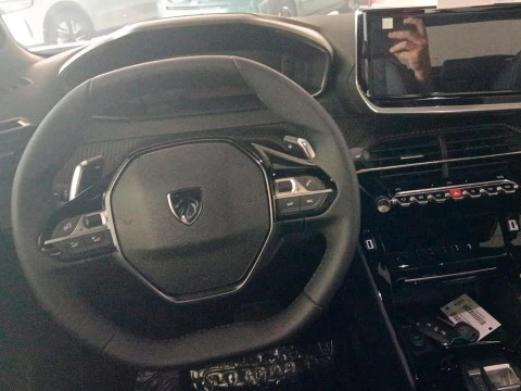 Peugeot 2008 1.2 HYBRID 145 ALLURE EDSC6 5P