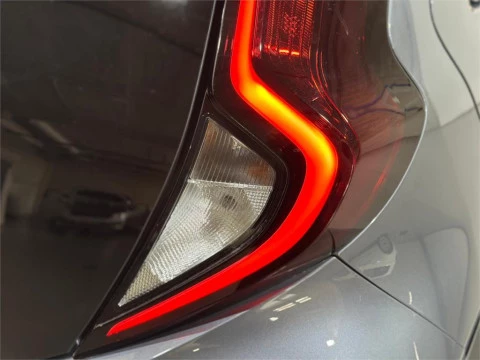 Toyota Aygo X Cross Cross Play s-CVT