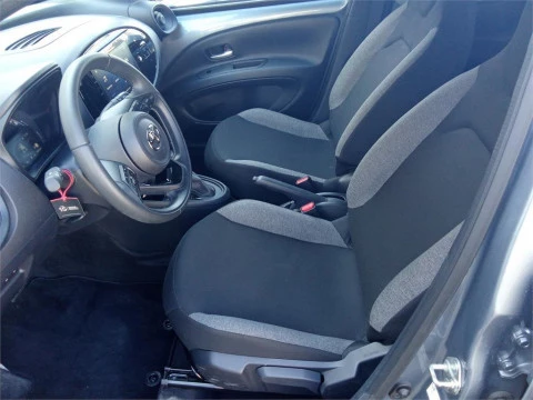 Toyota Aygo X Cross Cross Play s-CVT