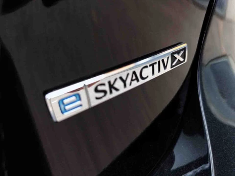 Mazda3 (2022) E-SKYACTIV X 2.0 137 KW (186 CV) MT HOMURA