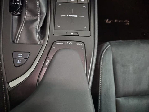 Lexus UX 2.0 250h Business