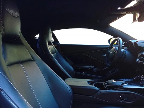 Aston Martin Vantage 4.0 V8