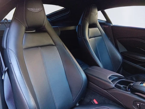 Aston Martin Vantage 4.0 V8